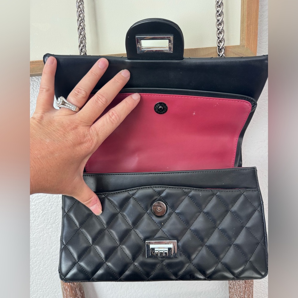 Black Quilted chain turnlock shoulder bag purse - Picture 6 of 6